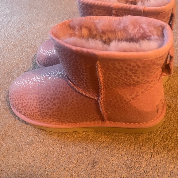 UGG Classic Mini Snow Leopard Boot - Picture 10 of 11